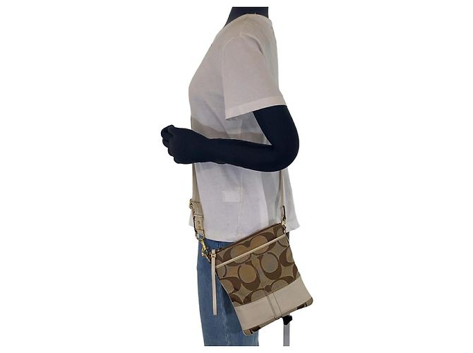 Bolsa de Ombro COACH Signature Canvas Leather - vista 5