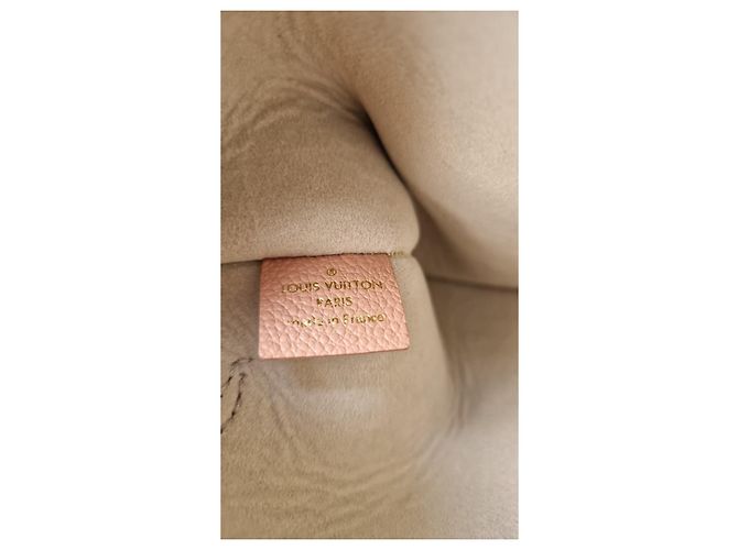 Pouch Louis Vuitton Monogram Empreinte Leather Pink - vista 5