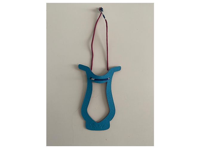 Hermès Charm in pelle blu - vista 2