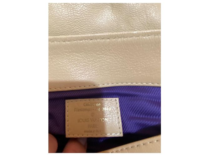 Bolsa de Ombro Louis Vuitton Monogram Empreinte Couro Bege - vista 4