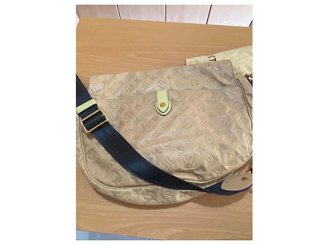 Bolsa de Ombro Louis Vuitton Monogram Empreinte Couro Bege - vista 7