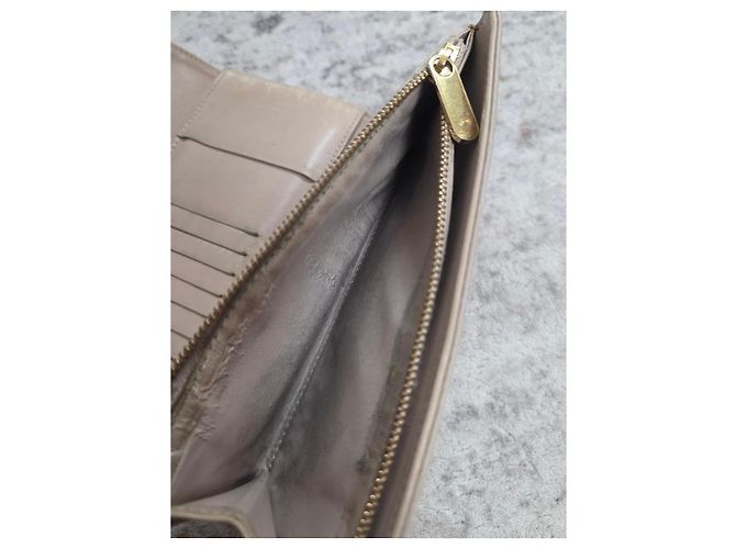 Cartera Louis Vuitton Mahina de cuero perforado - vista 12