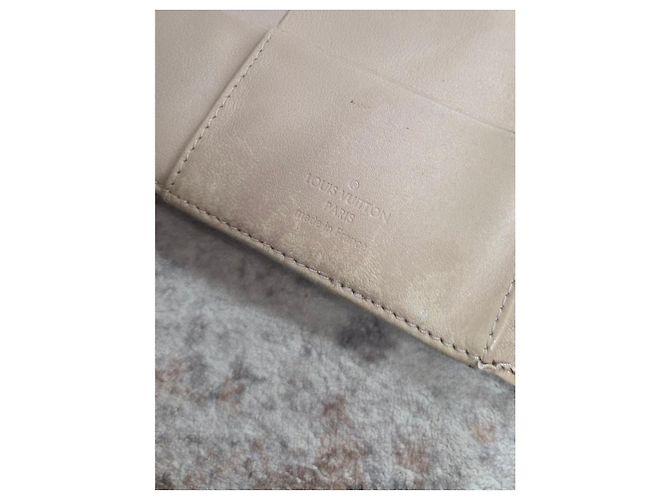 Cartera Louis Vuitton Mahina de cuero perforado - vista 13