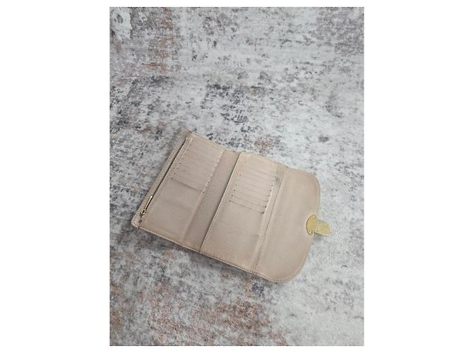 Cartera Louis Vuitton Mahina de cuero perforado - vista 9