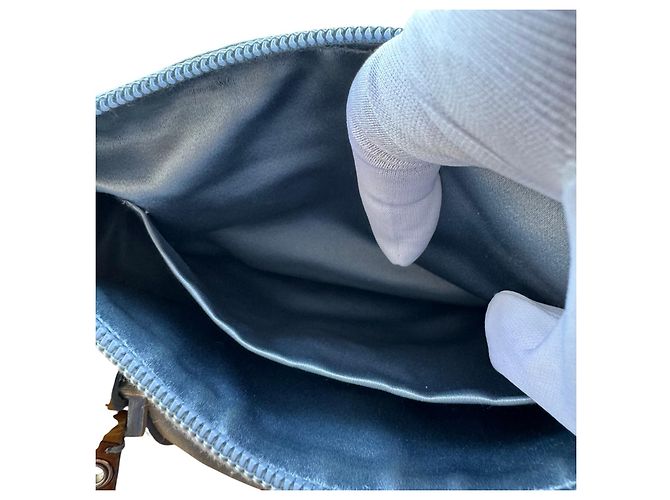 Sac à main Prada en nylon bleu clair et cuir - vue 9