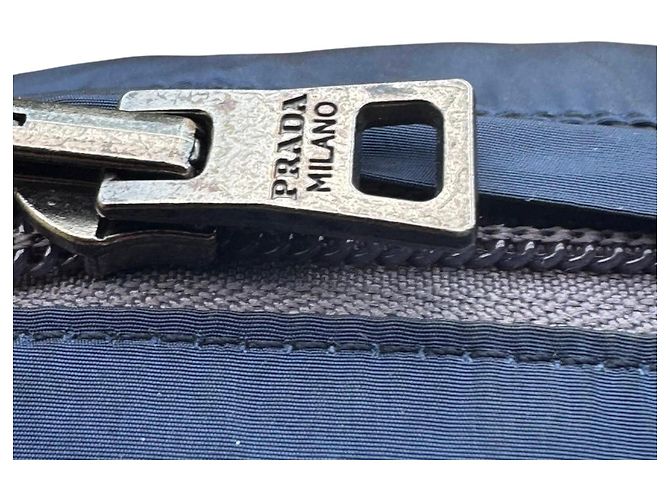Prada Bolsa de Cintura em Nylon Azul Marinho - vista 4