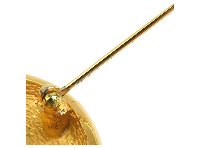 Broche redondo Chanel CC Gold Plated - vista 6