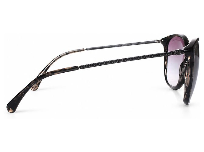 Chanel, Gafas de sol con estampado gráfico y strass - vista 4