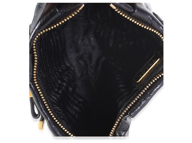 Clutch de muñeca Prada en Vitello Shine plisado con lazo, negra - vista 5
