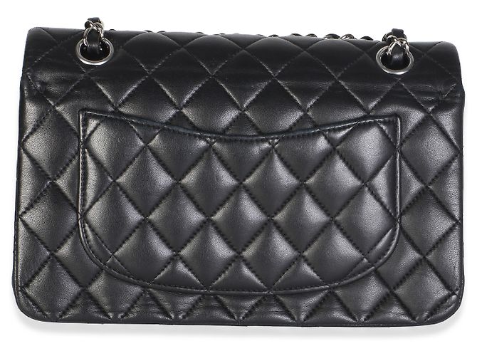 Gabrielle Chanel Small Classic Double Flap Bag aus schwarzem gestepptem Lammleder - Ansicht 2