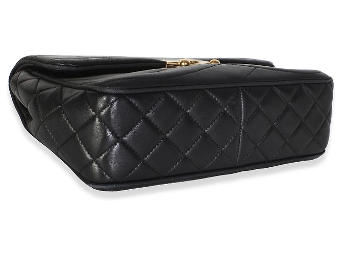Gabrielle Borsa Chanel Medium Paris-Seoul Pagoda in pelle d'agnello nera chevron - vista 7