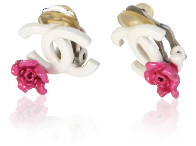 Gabrielle Pendientes CC Chanel de esmalte blanco y rosa - vista 3