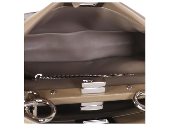 Borsa Satchel Mini Peekaboo Iconic Fendi in Nappa Tortora - vista 5