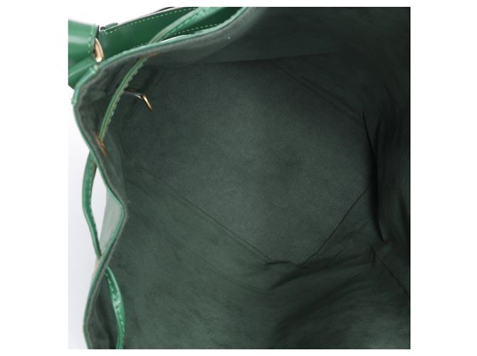Borsa a tracolla Louis Vuitton Noe in pelle Epi Verde M44004 - vista 14