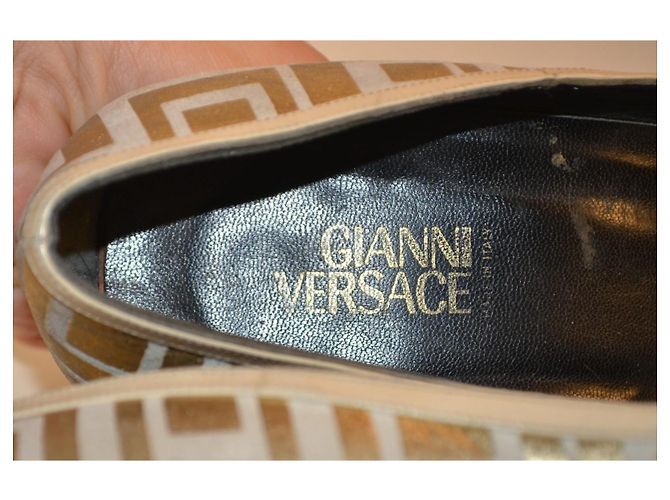 Gianni Versace Gold-Weiße Leder Pumps - Ansicht 8