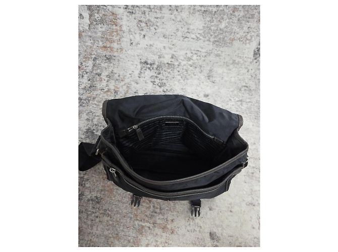 Borsa a tracolla Prada Milano in nylon nero - vista 13