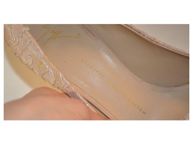 Giuseppe Zanotti Décolleté in Pizzo Beige - vista 7