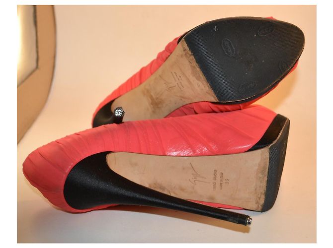 Giuseppe Zanotti Décolleté in Pelle Corallo - vista 5