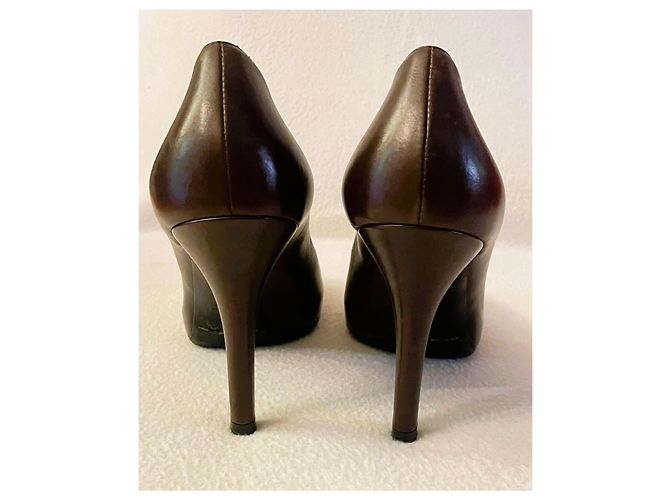 Dolce & Gabbana Braune Leder-Pumps mit Leopardenprint - Ansicht 15