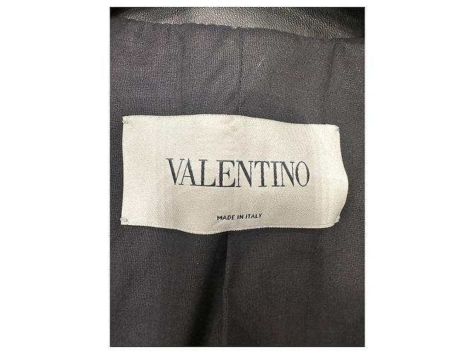Blazer cropped aderente in pelle nera Valentino IT 42 usato - vista 3