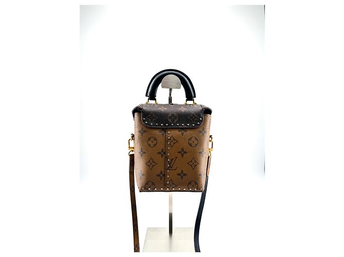 Louis Vuitton — Camera Box Monogram Reverse - vista 2