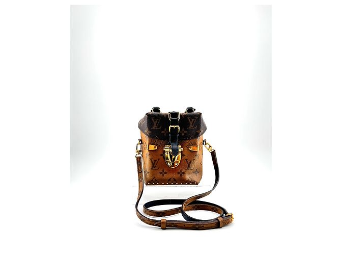 Louis Vuitton — Camera Box Monogram Reverse - vista 3