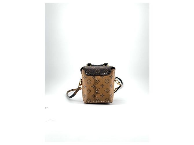Louis Vuitton — Camera Box Monogram Reverse - vista 6