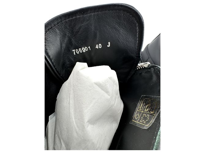 Alexander McQueen — Tread Slick Zip Boot, Cuir Noir - vista 11