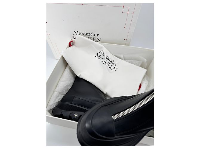 Alexander McQueen — Tread Slick Zip Boot, Cuir Noir - vista 13