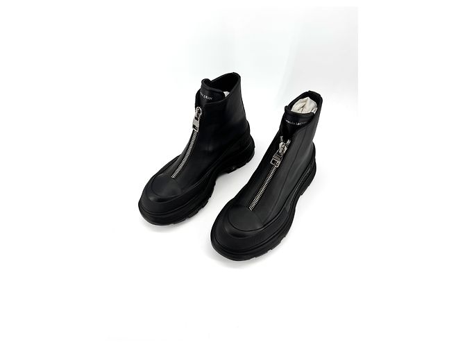 Alexander McQueen — Tread Slick Zip Boot, Cuir Noir - vista 8