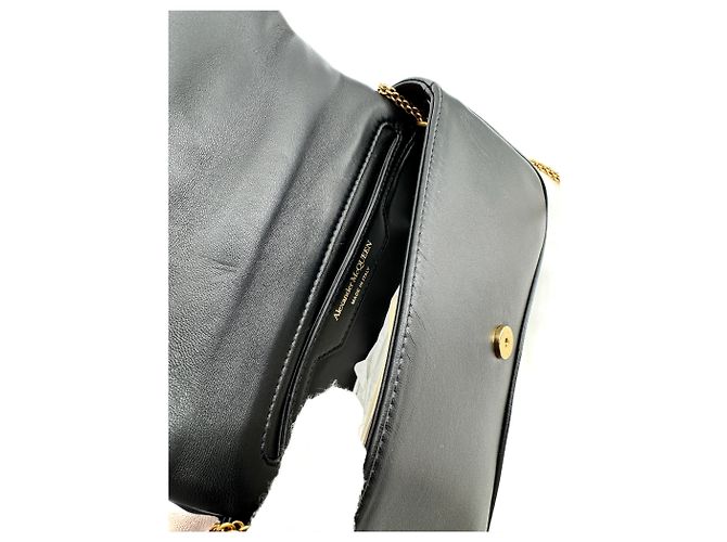 Alexander McQueen — The Seal, Pelle di Agnello Nera - vista 15