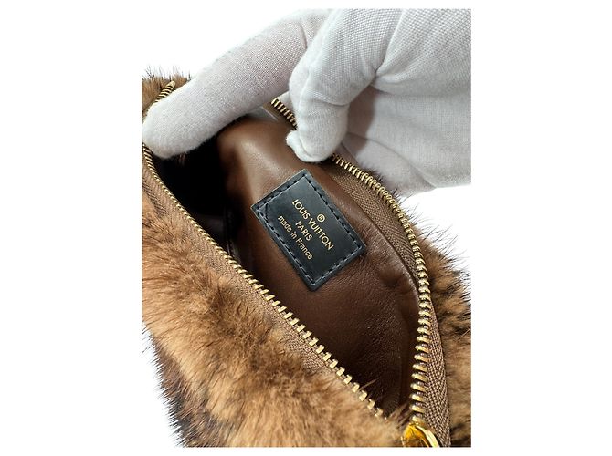 Louis Vuitton Milla — Pochette Vison Mink, 2004 - vista 16