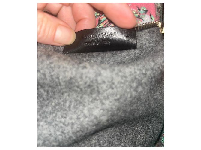 Yves Saint Laurent Leder Beuteltasche Schwarz - Ansicht 5