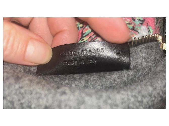 Yves Saint Laurent Leder Beuteltasche Schwarz - Ansicht 6