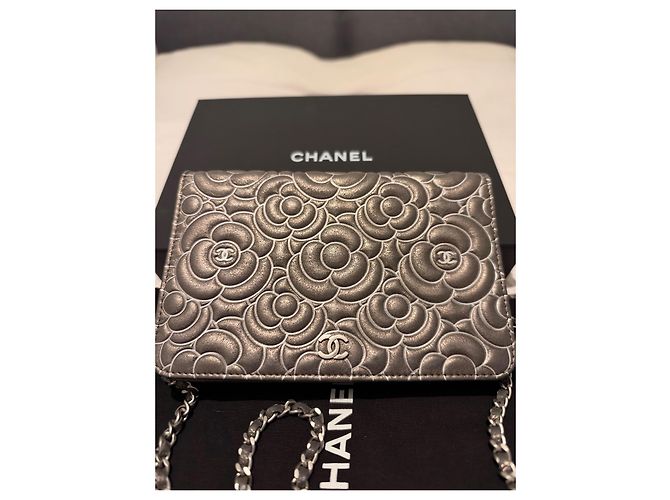 Chanel Wallet On Chain Camélia Metallic-Leder Tasche Grau - Ansicht 3