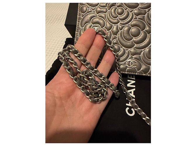 Chanel Wallet On Chain Camélia Metallic-Leder Tasche Grau - Ansicht 4
