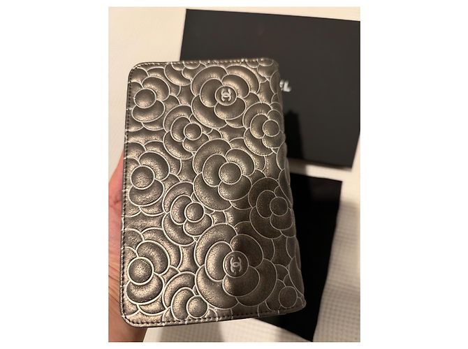 Chanel Wallet On Chain Camélia Metallic-Leder Tasche Grau - Ansicht 9
