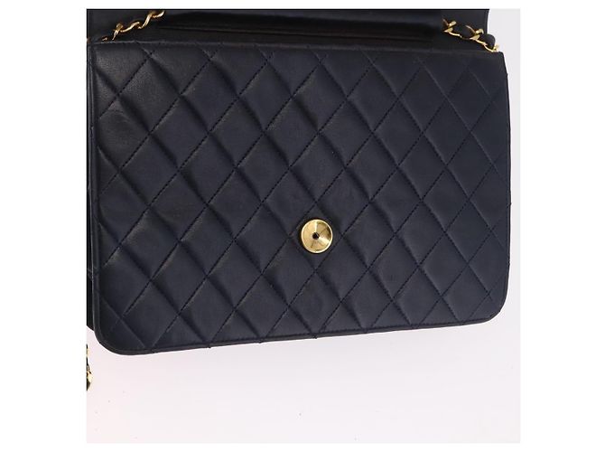 Borsa a tracolla CHANEL Matelasse con catena in pelle d'agnello nera e oro CC - vista 19
