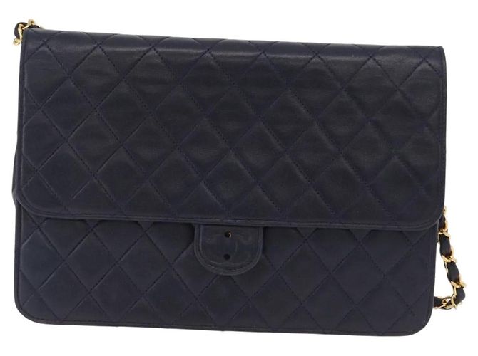 Borsa a tracolla CHANEL Matelasse con catena in pelle d'agnello nera e oro CC - vista 2