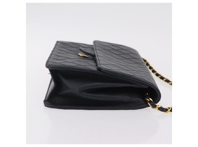 Borsa a tracolla CHANEL Matelasse con catena in pelle d'agnello nera e oro CC - vista 5