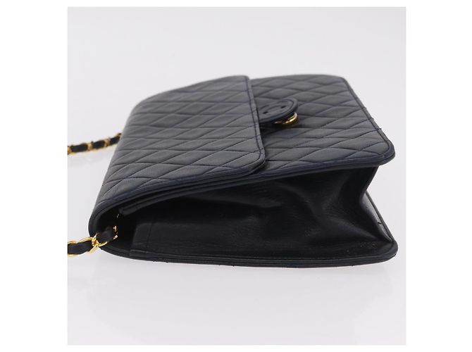 Borsa a tracolla CHANEL Matelasse con catena in pelle d'agnello nera e oro CC - vista 6