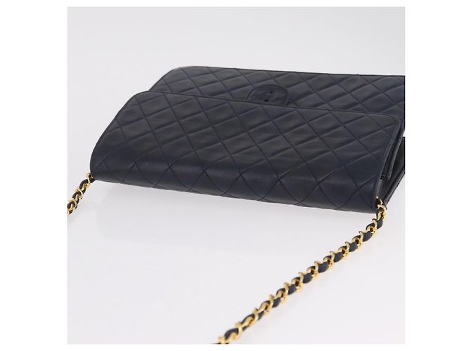 Borsa a tracolla CHANEL Matelasse con catena in pelle d'agnello nera e oro CC - vista 7