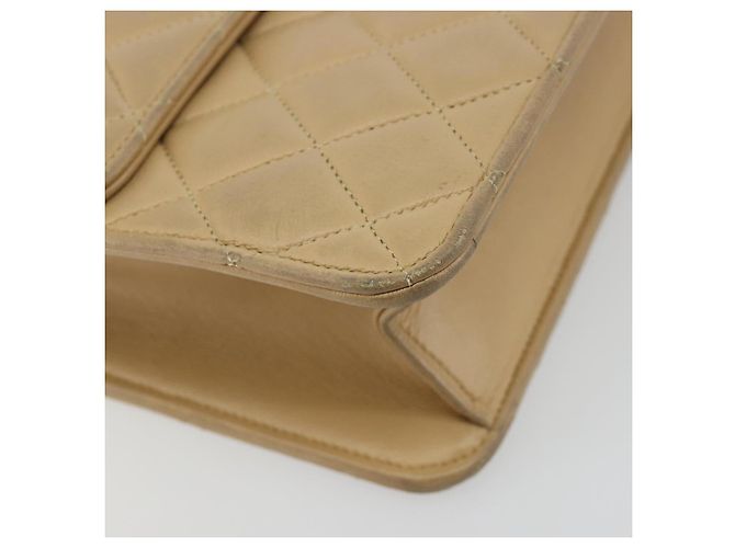 Borsa a tracolla CHANEL Matelasse 25 in pelle d'agnello beige con catena e CC dorati - vista 16