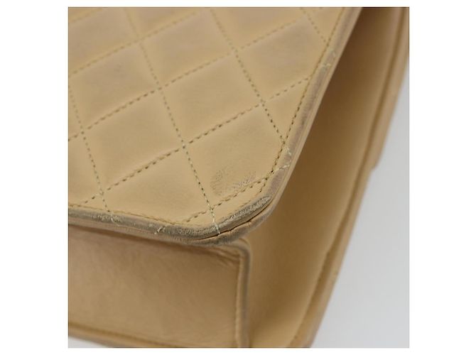 Borsa a tracolla CHANEL Matelasse 25 in pelle d'agnello beige con catena e CC dorati - vista 17
