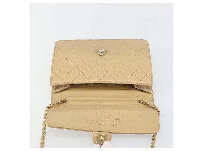 Borsa a tracolla CHANEL Matelasse 25 in pelle d'agnello beige con catena e CC dorati - vista 20