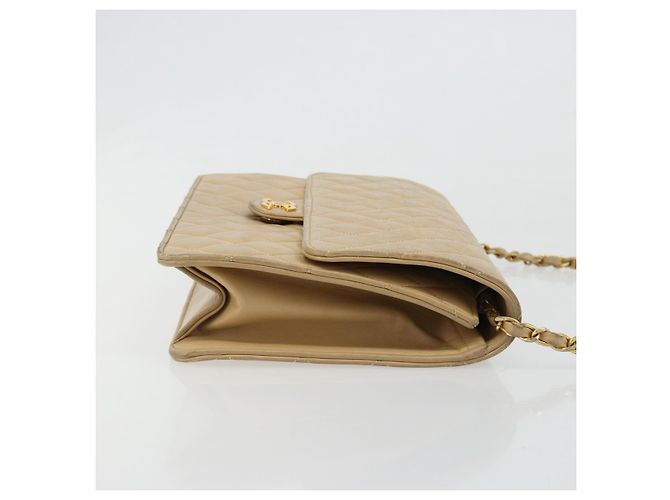 Borsa a tracolla CHANEL Matelasse 25 in pelle d'agnello beige con catena e CC dorati - vista 3