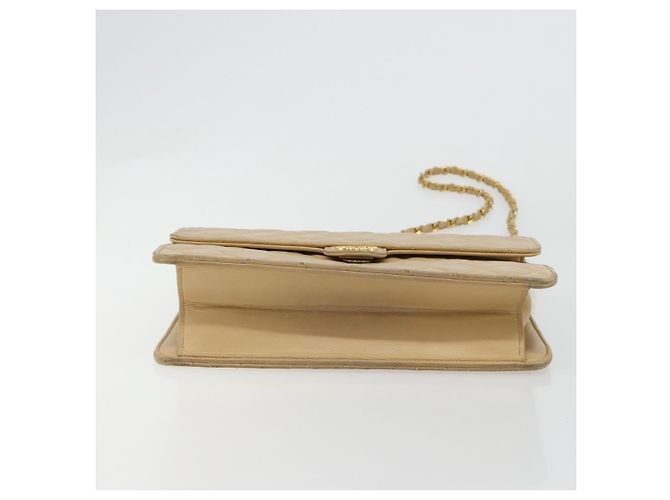 Borsa a tracolla CHANEL Matelasse 25 in pelle d'agnello beige con catena e CC dorati - vista 5