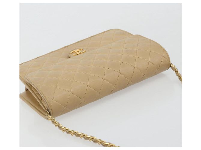 Borsa a tracolla CHANEL Matelasse 25 in pelle d'agnello beige con catena e CC dorati - vista 6