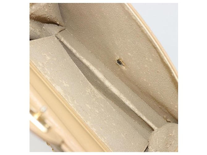 Borsa a tracolla CHANEL Matelasse 25 in pelle d'agnello beige con catena e CC dorati - vista 9