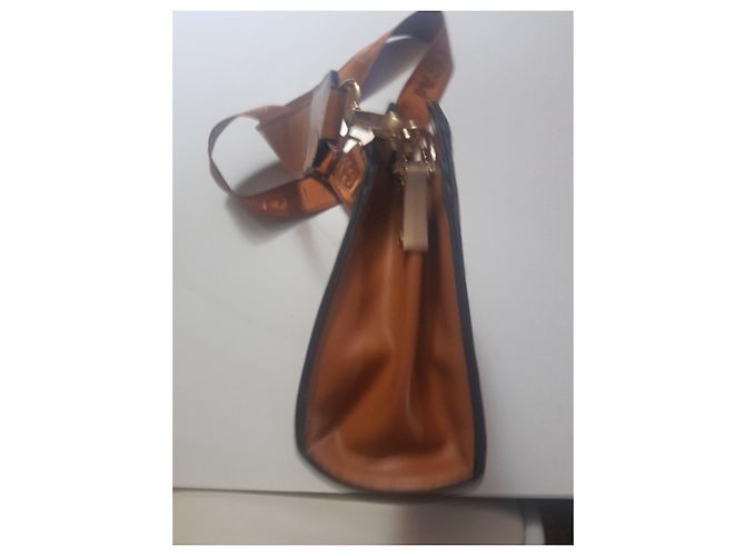Borsa MCM Visetos Monogram in Pelle Marrone - vista 4